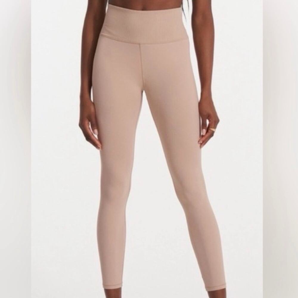 Vuori Rib Studio Legging Almond Beige Tan 7/8 High Rise Yoga Pants Size M